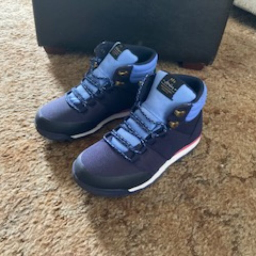 Joules Navy & Blue Color Block Chedworth Hiking Boot - Women Size 5